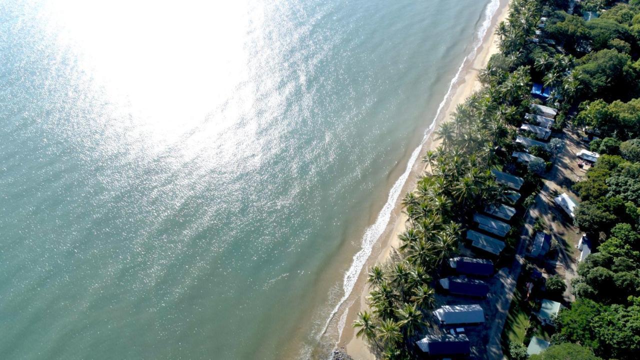 Ellis Beach Oceanfront Holiday Park Hotel Palm Cove Exterior photo