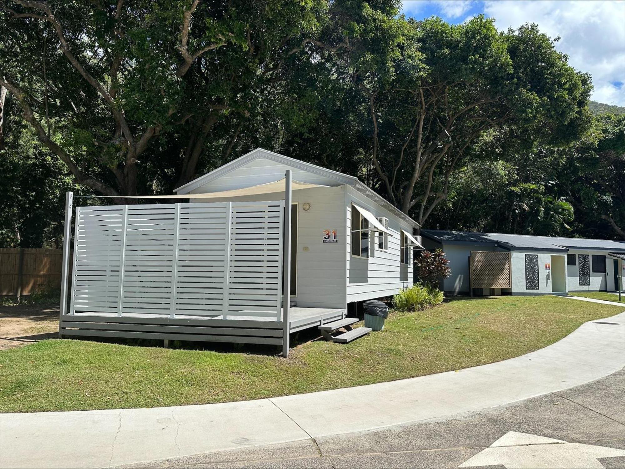 Ellis Beach Oceanfront Holiday Park Hotel Palm Cove Exterior photo