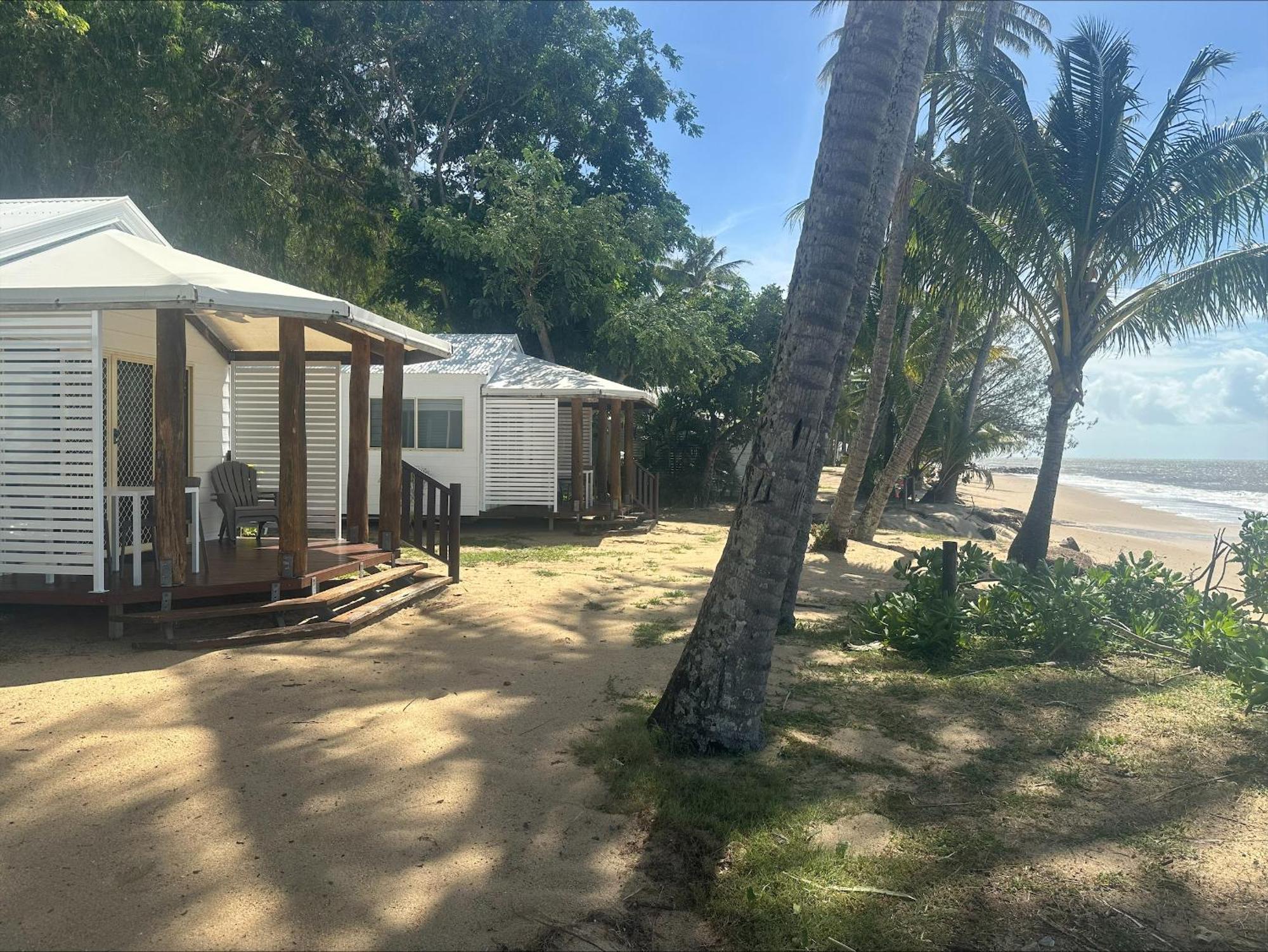 Ellis Beach Oceanfront Holiday Park Hotel Palm Cove Exterior photo