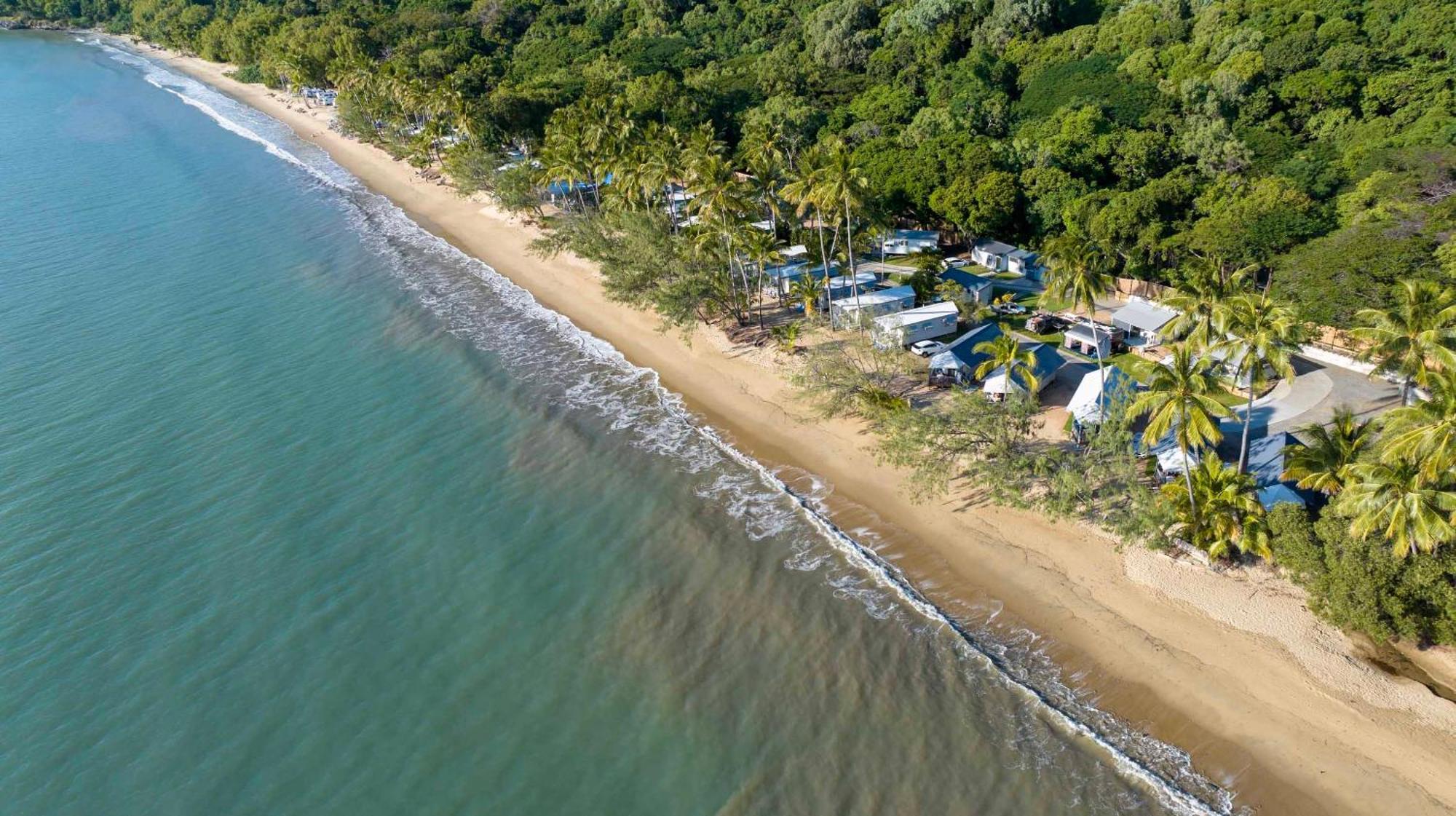 Ellis Beach Oceanfront Holiday Park Hotel Palm Cove Exterior photo